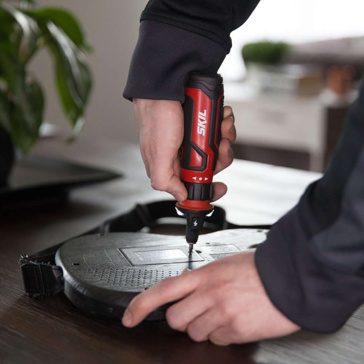 SKIL Rechargeable 4V Cordless Screwdriver - SD561204
