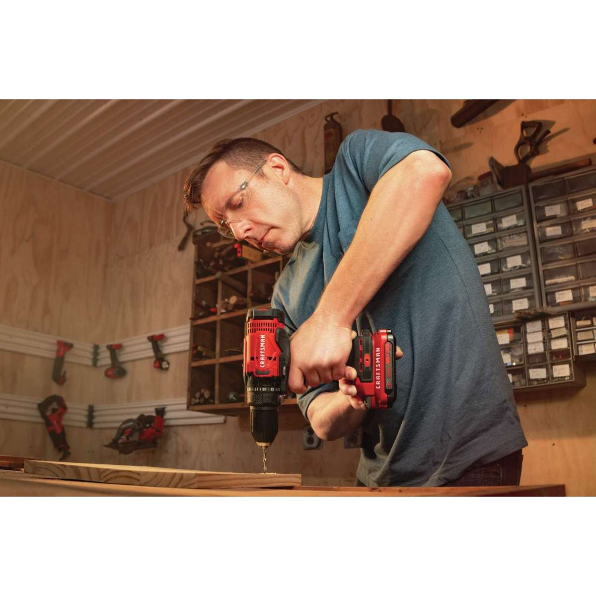 CRAFTSMAN V20 Cordless Power Drill (CMCD700C1)