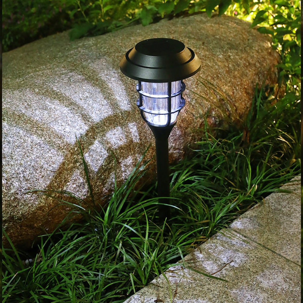 solar lawn light