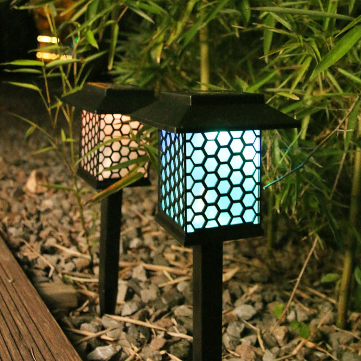 Outdoor solar lawn light