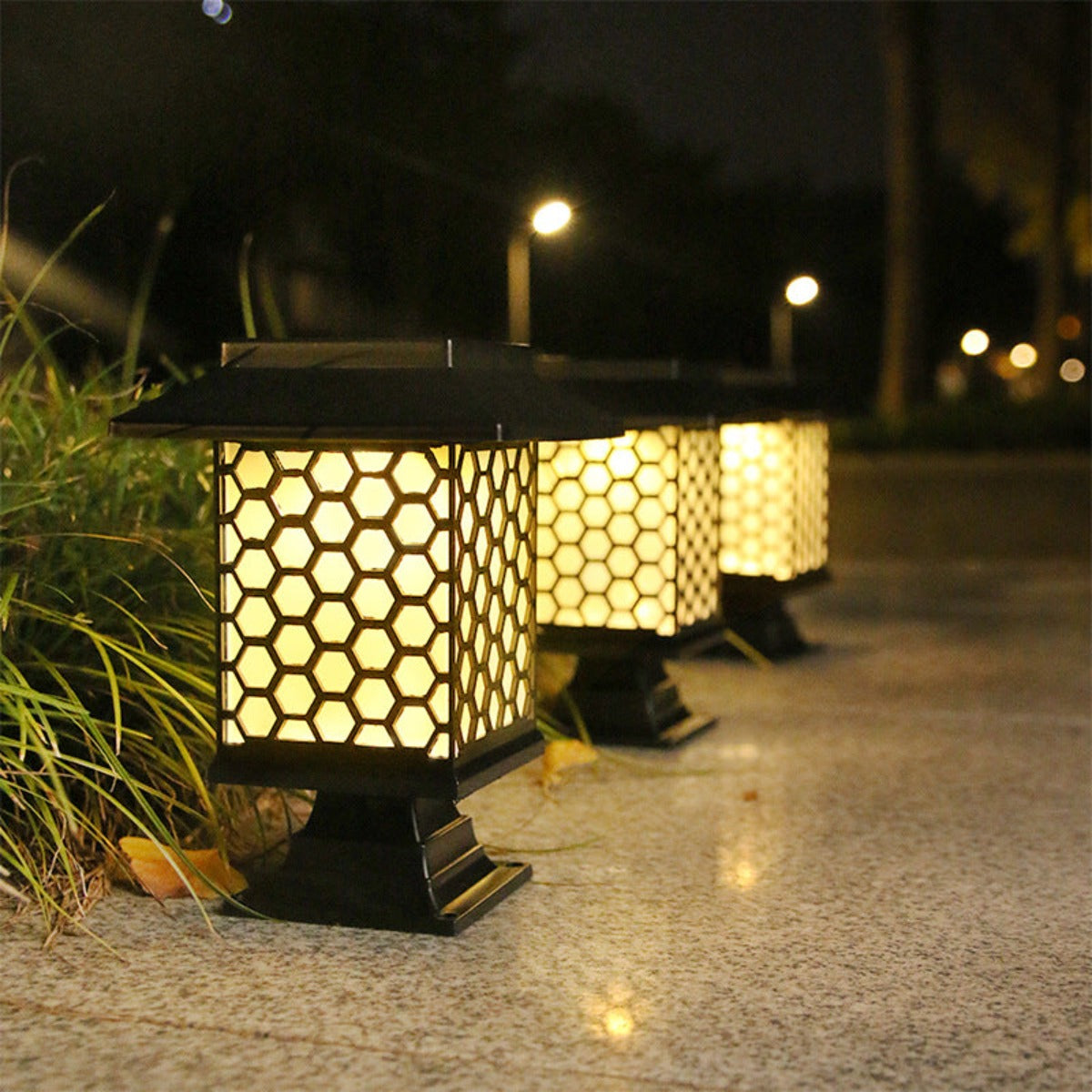 Outdoor solar lawn light