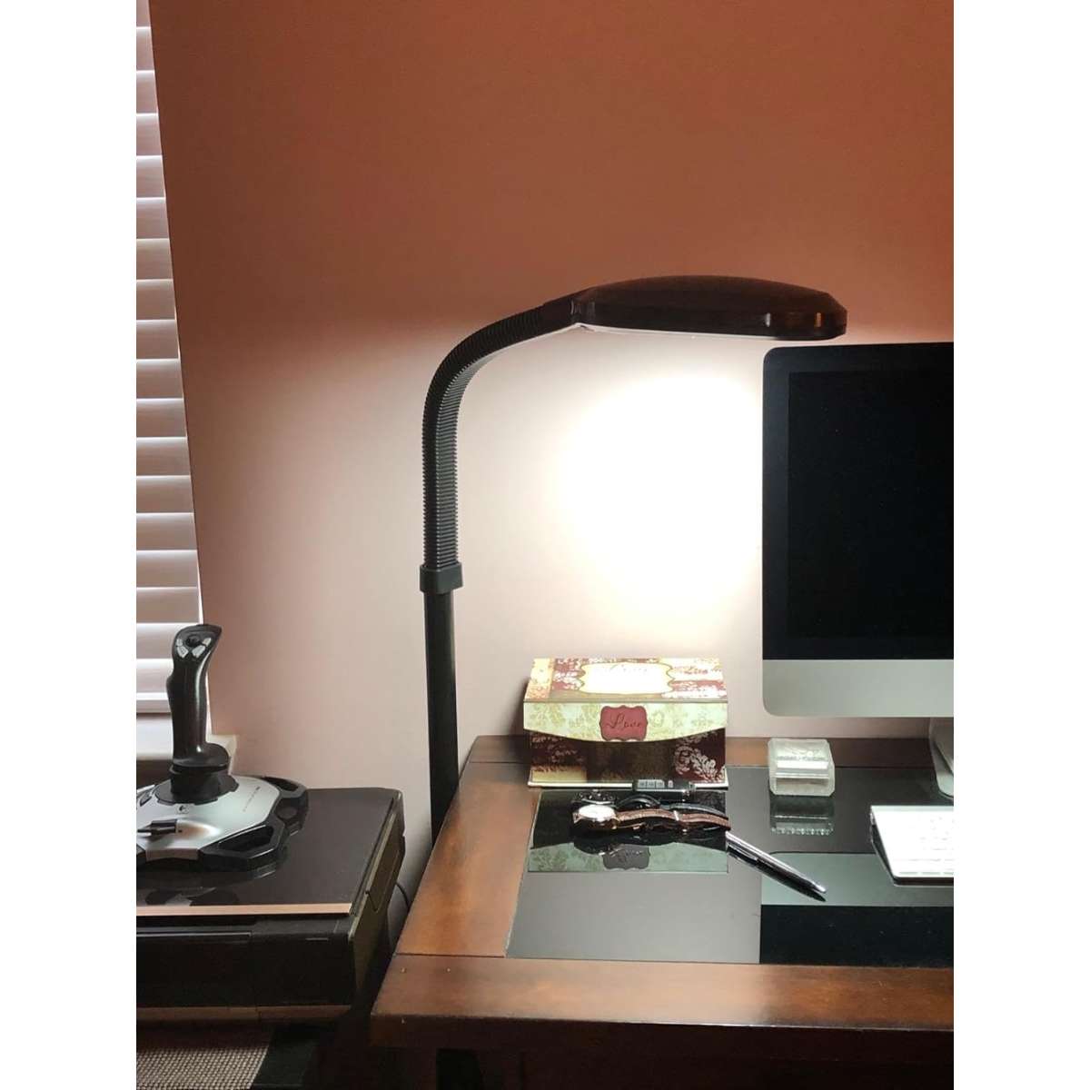 Brightech Litespan - Bright LED floor lamp for chairs, crafts and reading
