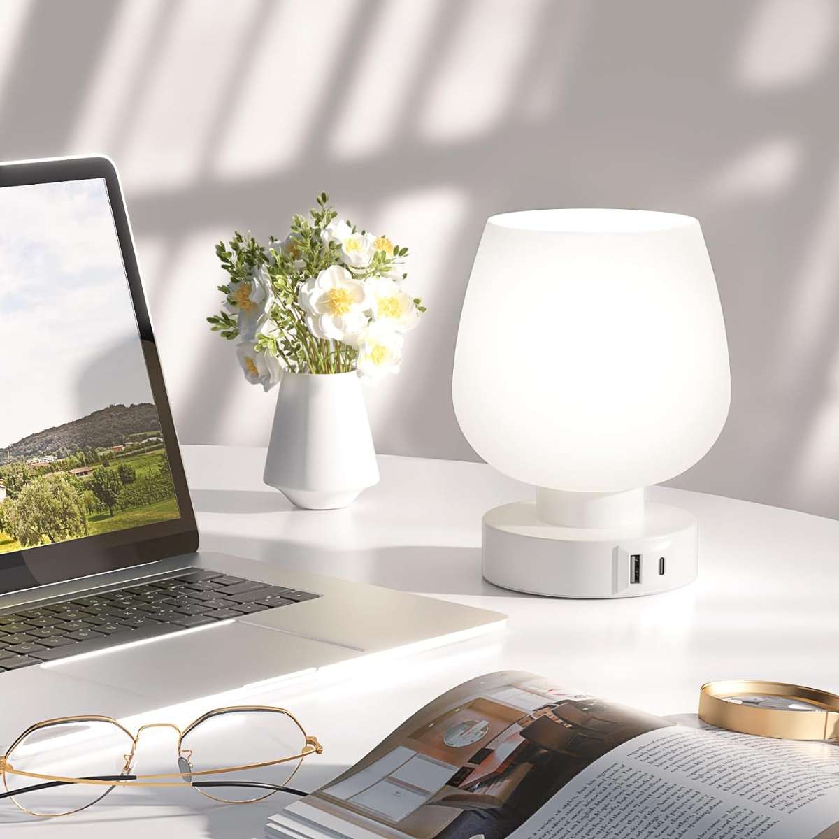 Kakano bedside lamp with glass shade