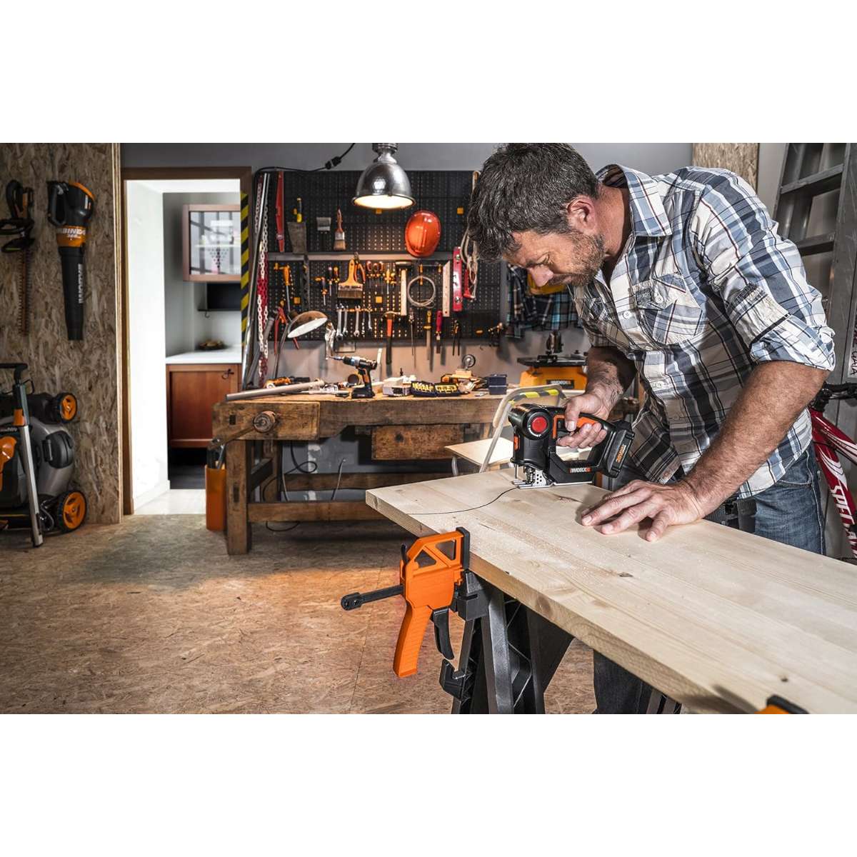 Worx 20V AXIS 2-in-1 charging tool, including battery and charger